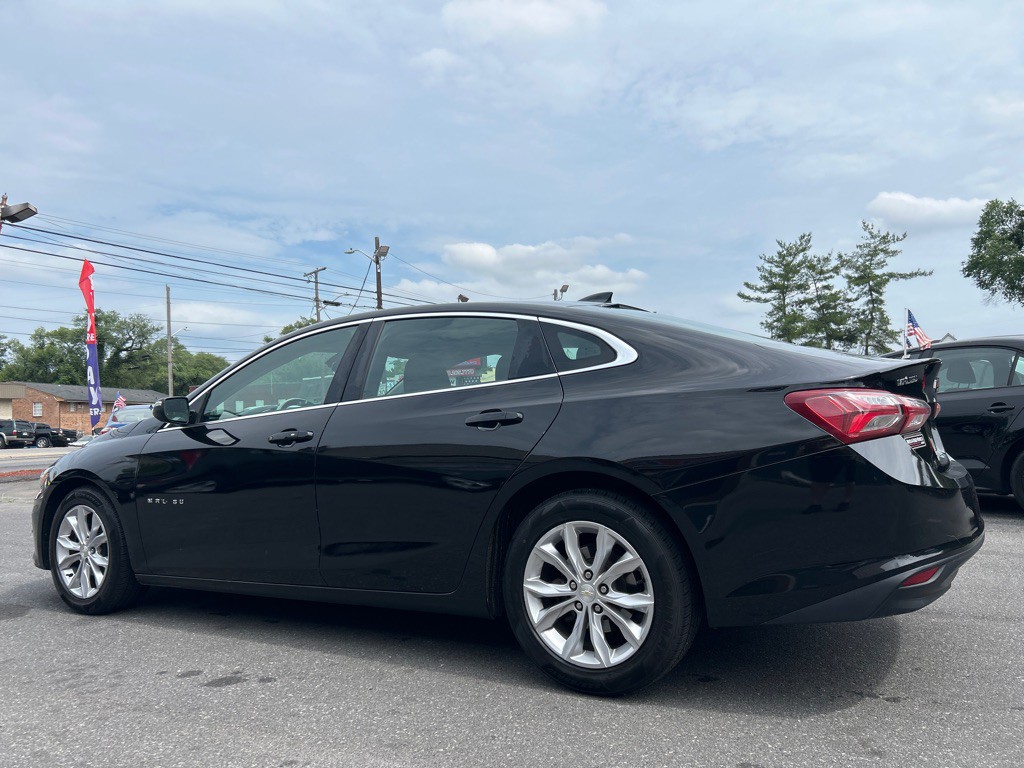 2019 Chevrolet Malibu Image 2