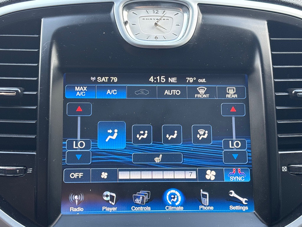 2013 Chrysler 300 Image 10