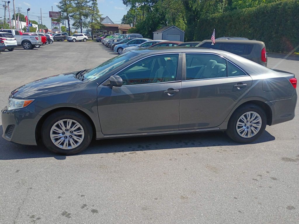 2012 Toyota Camry Image 3