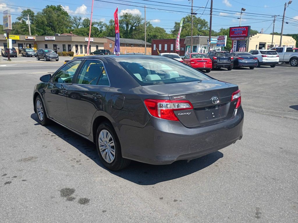 2012 Toyota Camry Image 4
