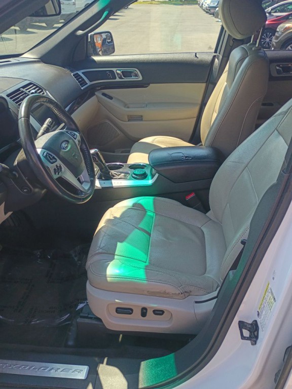 2011 Ford Explorer Image 8