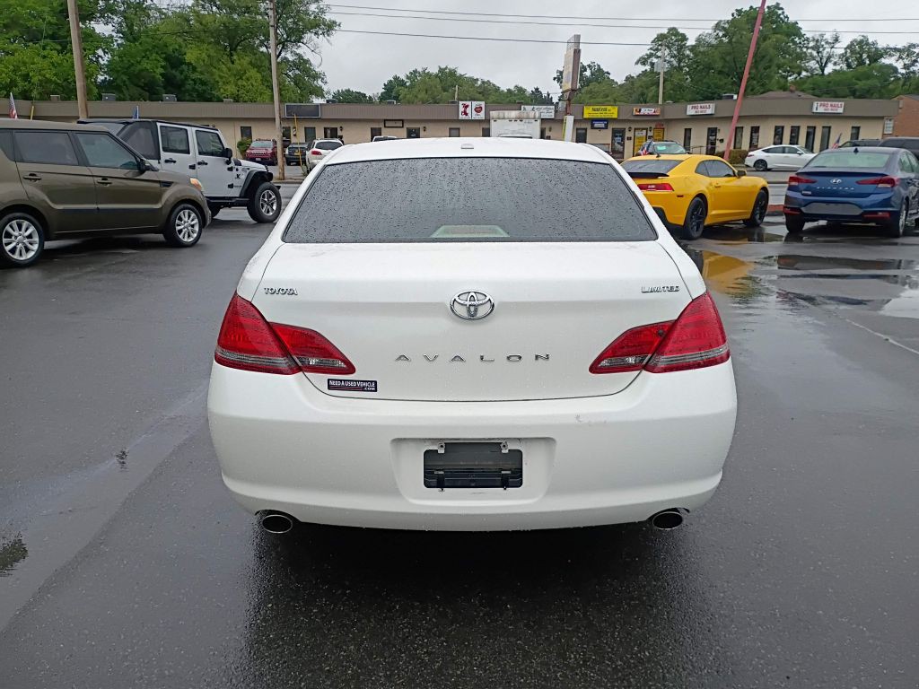2010 Toyota Avalon Image 5