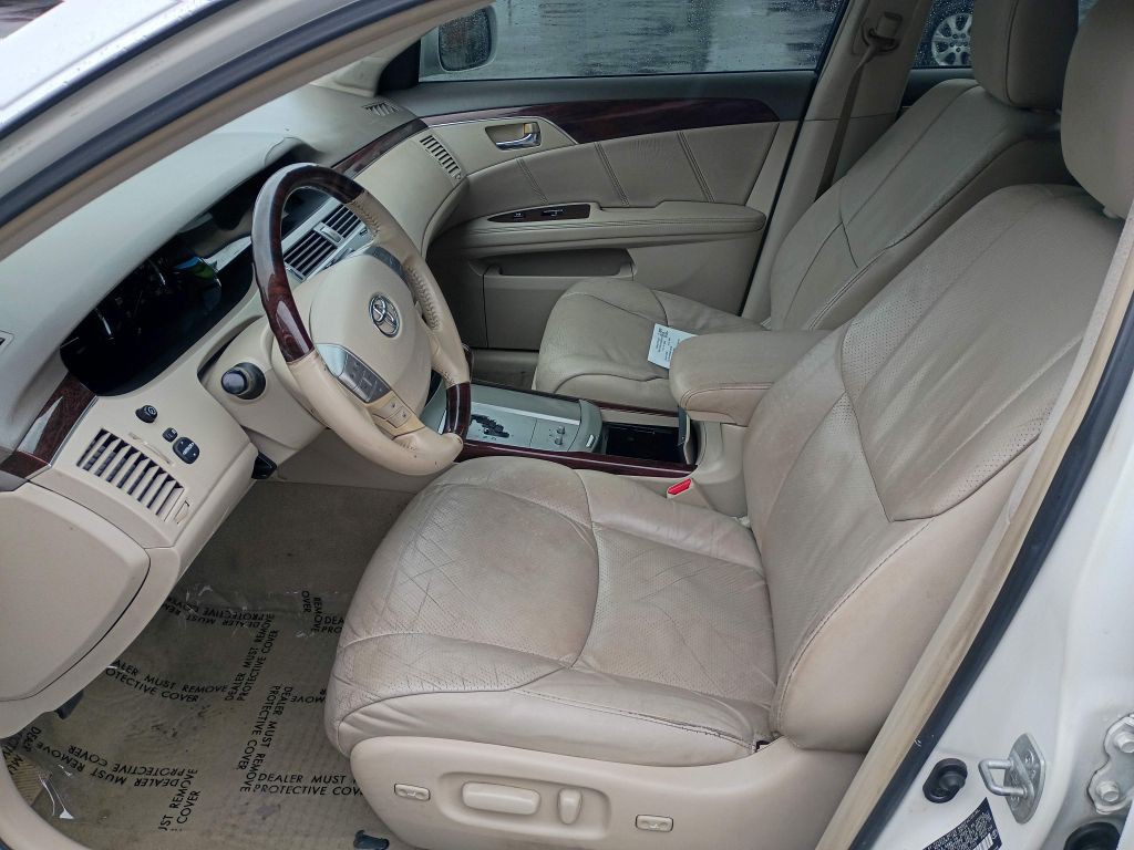 2010 Toyota Avalon Image 8