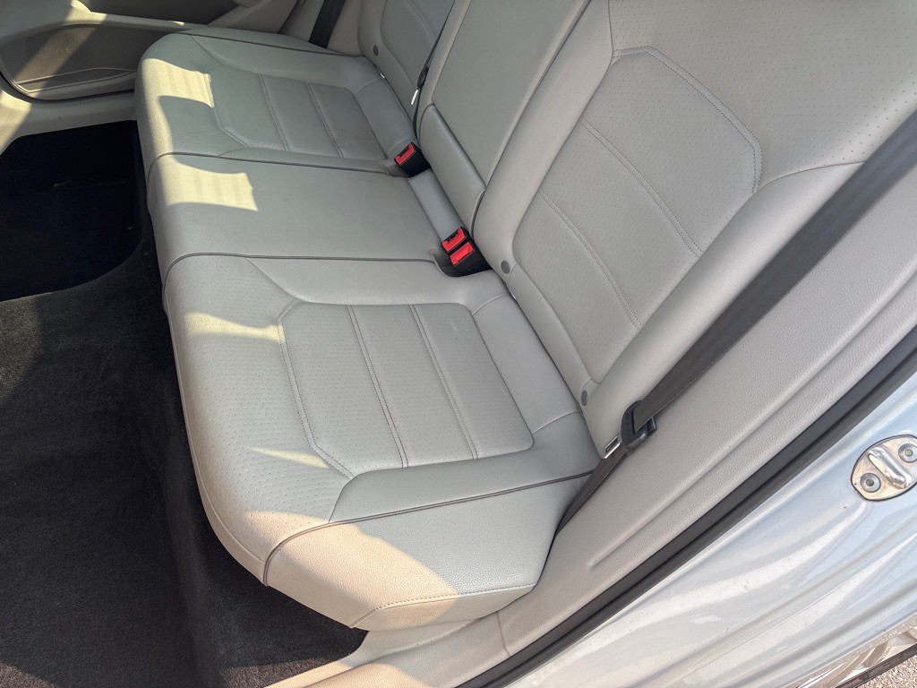 2016 Volkswagen Passat Image 3