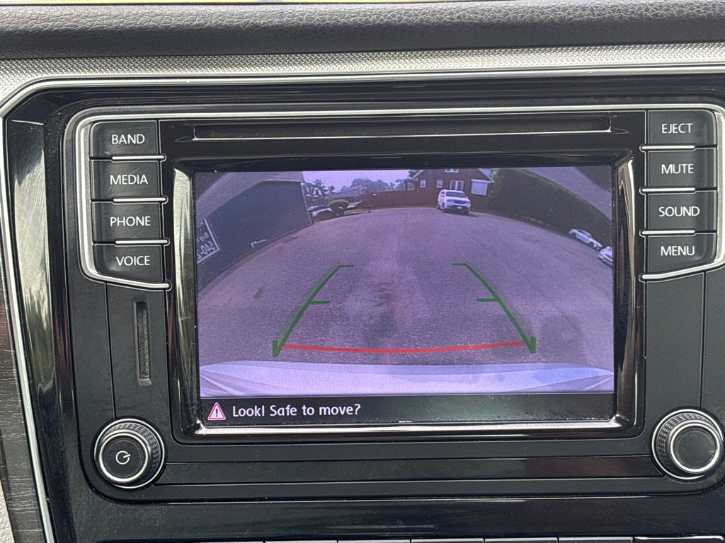 2016 Volkswagen Passat Image 10
