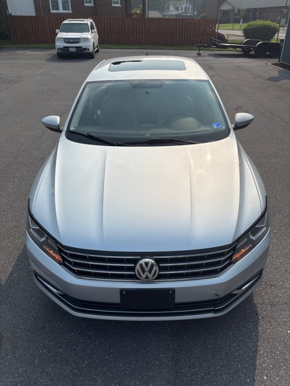 2016 Volkswagen Passat Image 11