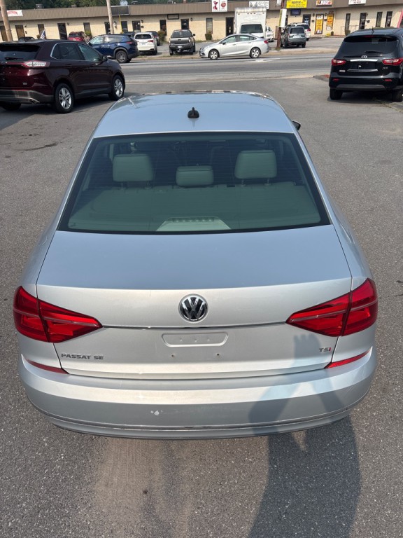 2016 Volkswagen Passat Image 12