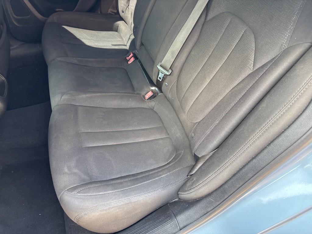 2015 Chrysler 200 Image 3