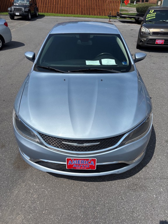 2015 Chrysler 200 Image 10