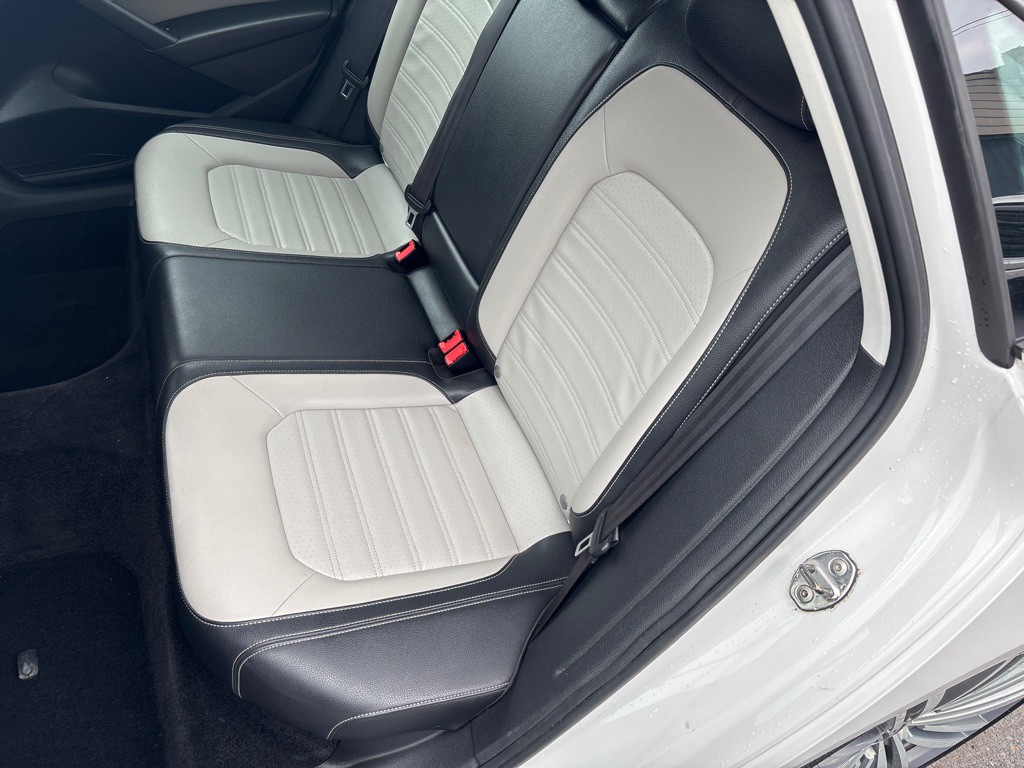 2014 Volkswagen Passat Image 3