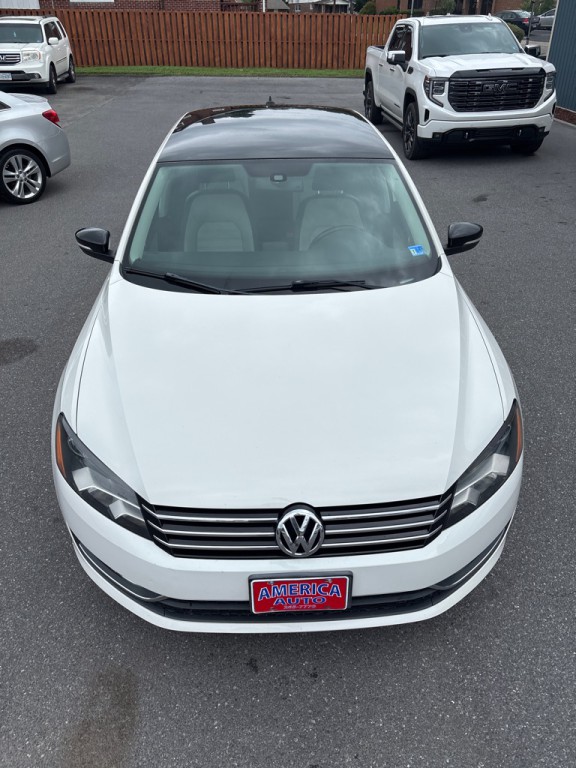 2014 Volkswagen Passat Image 11