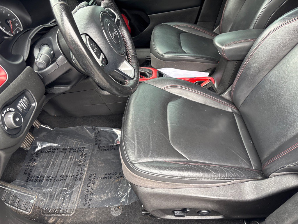 2016 Jeep Renegade Image 9