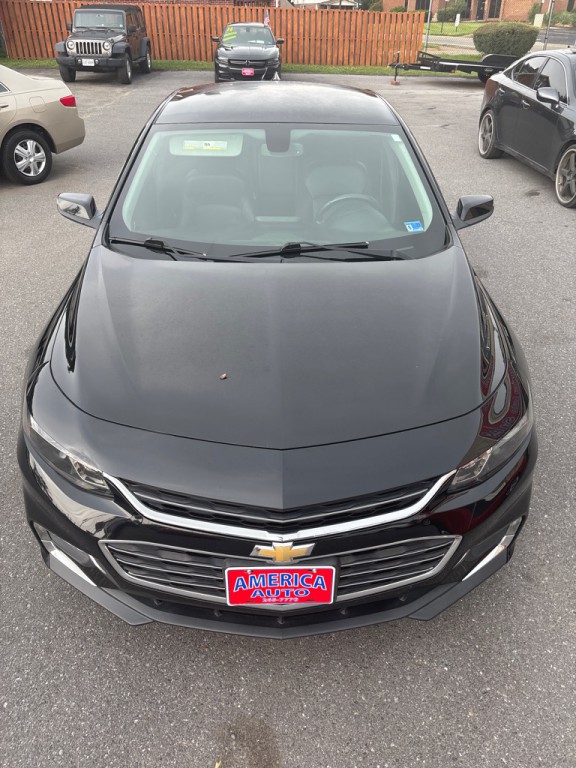 2016 Chevrolet Malibu Image 2