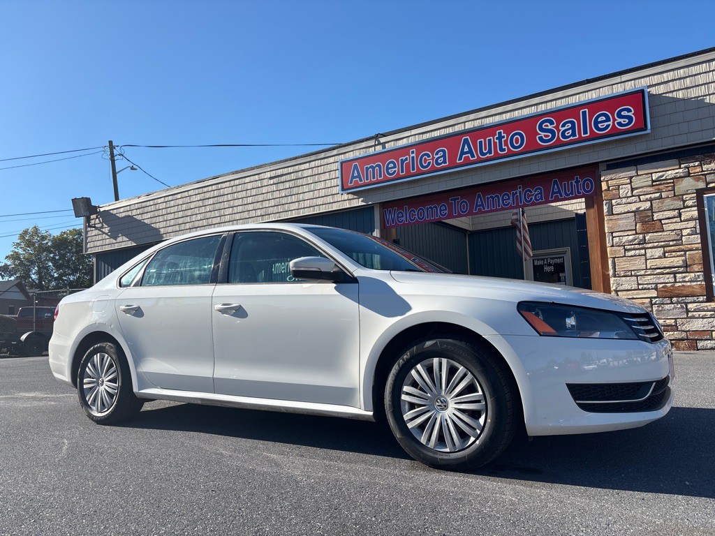 2015 Volkswagen Passat Image 1