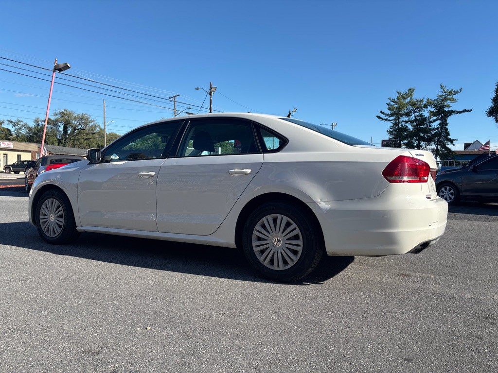 2015 Volkswagen Passat Image 3