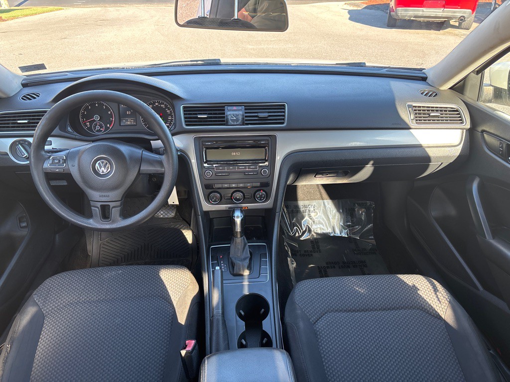 2015 Volkswagen Passat Image 6