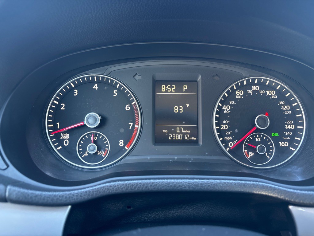 2015 Volkswagen Passat Image 9