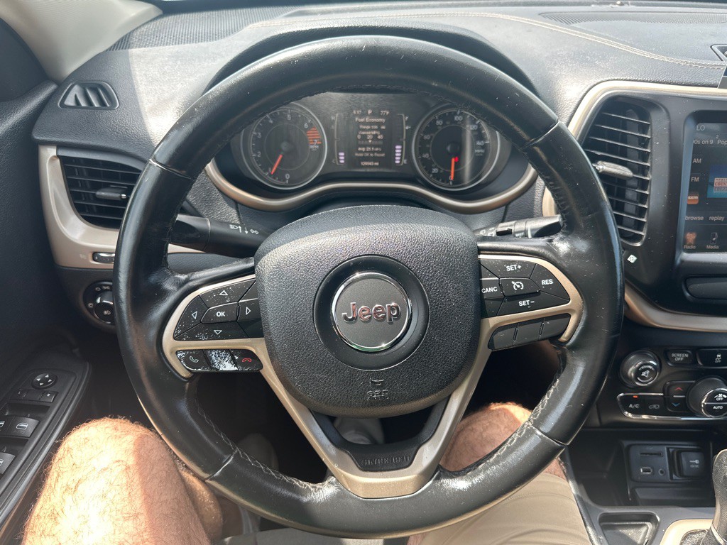 2016 Jeep Cherokee Image 16