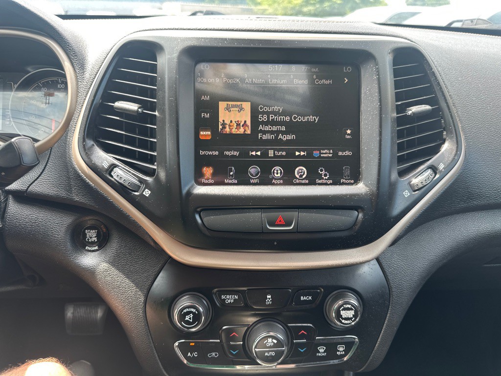2016 Jeep Cherokee Image 18