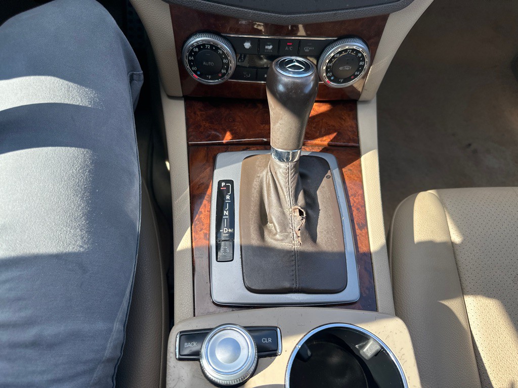 2010 Mercedes-Benz C-Class Image 14