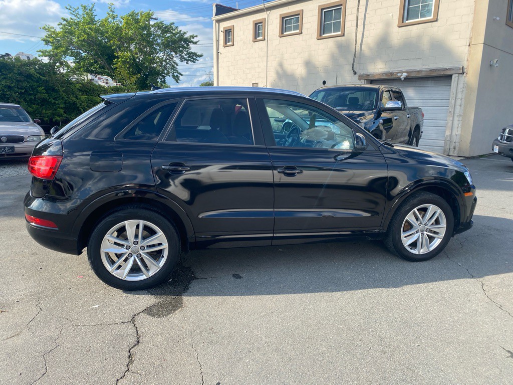 2017 Audi Q3 Image 2