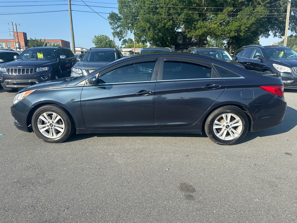 2013 Hyundai Sonata Image 2