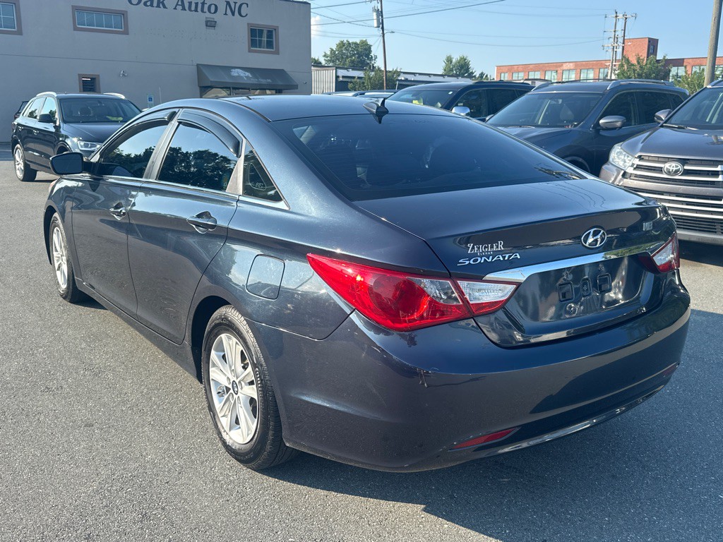 2013 Hyundai Sonata Image 3