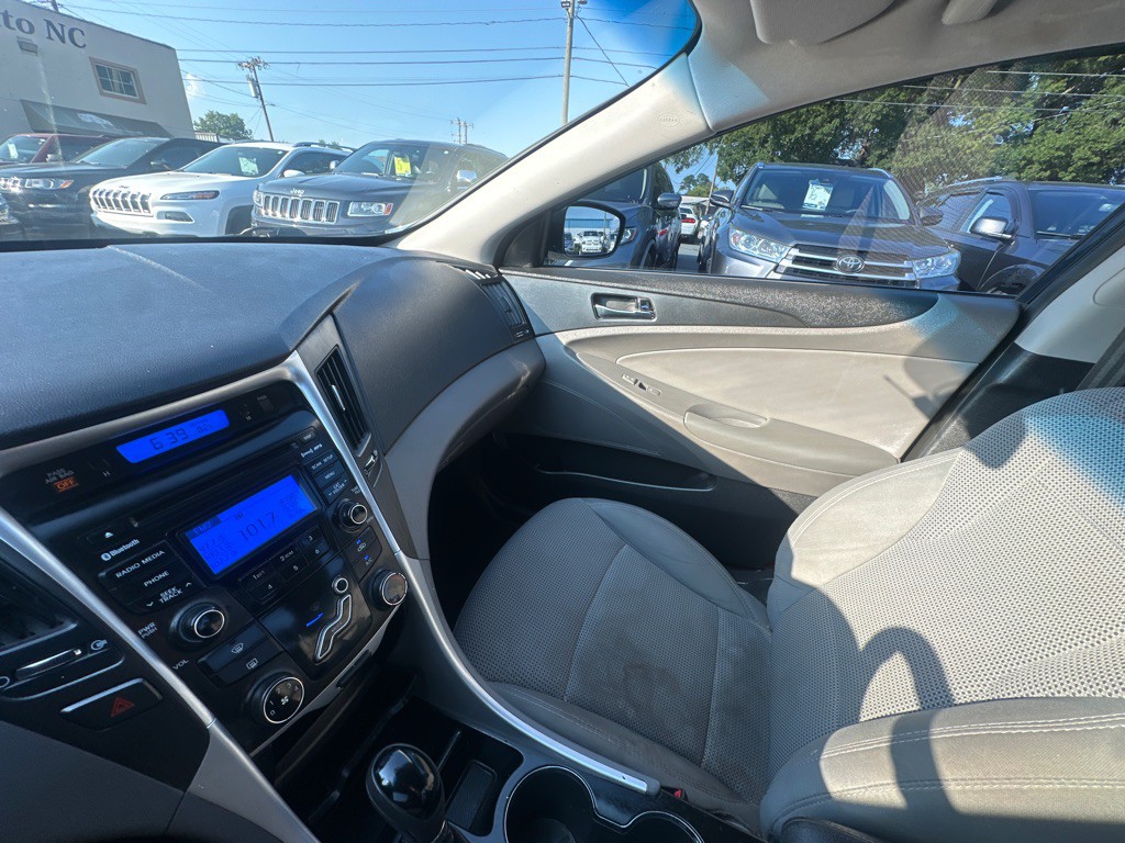 2013 Hyundai Sonata Image 20