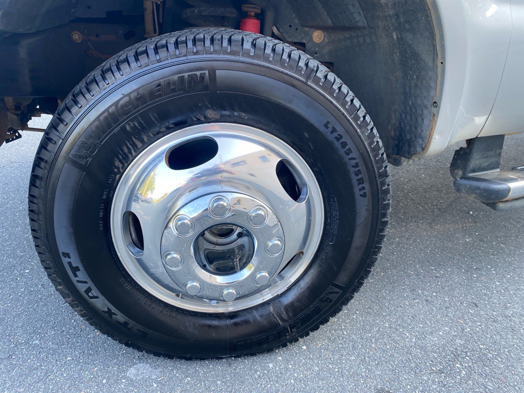 2006 Ford F-350 Image 9