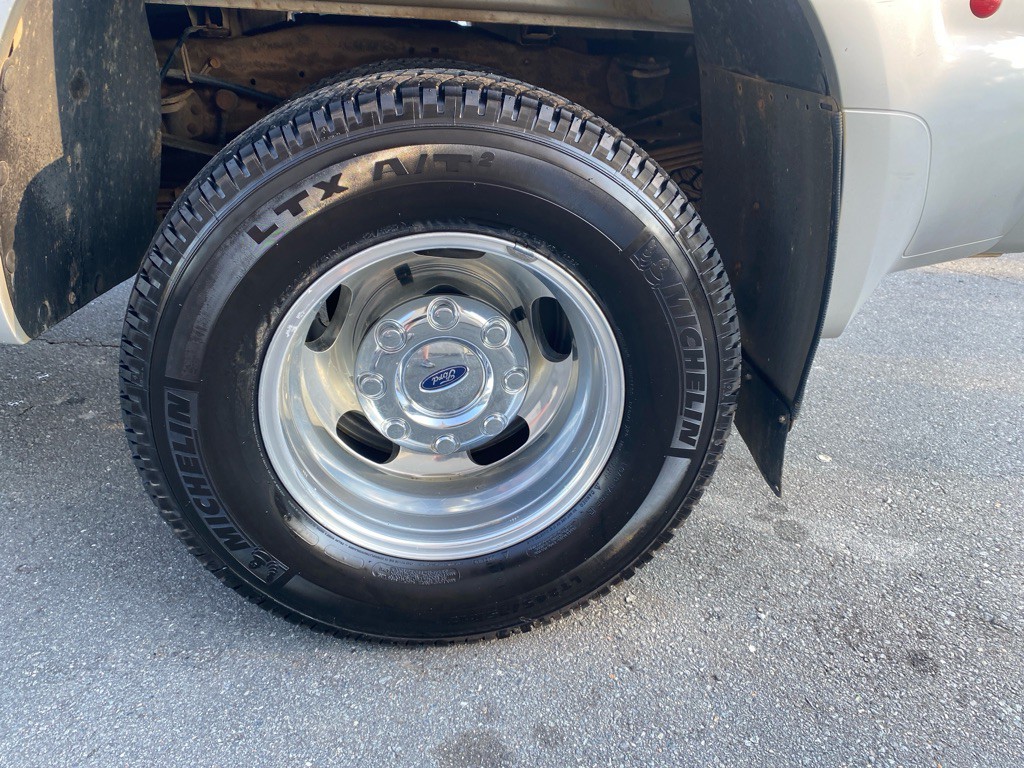 2006 Ford F-350 Image 11