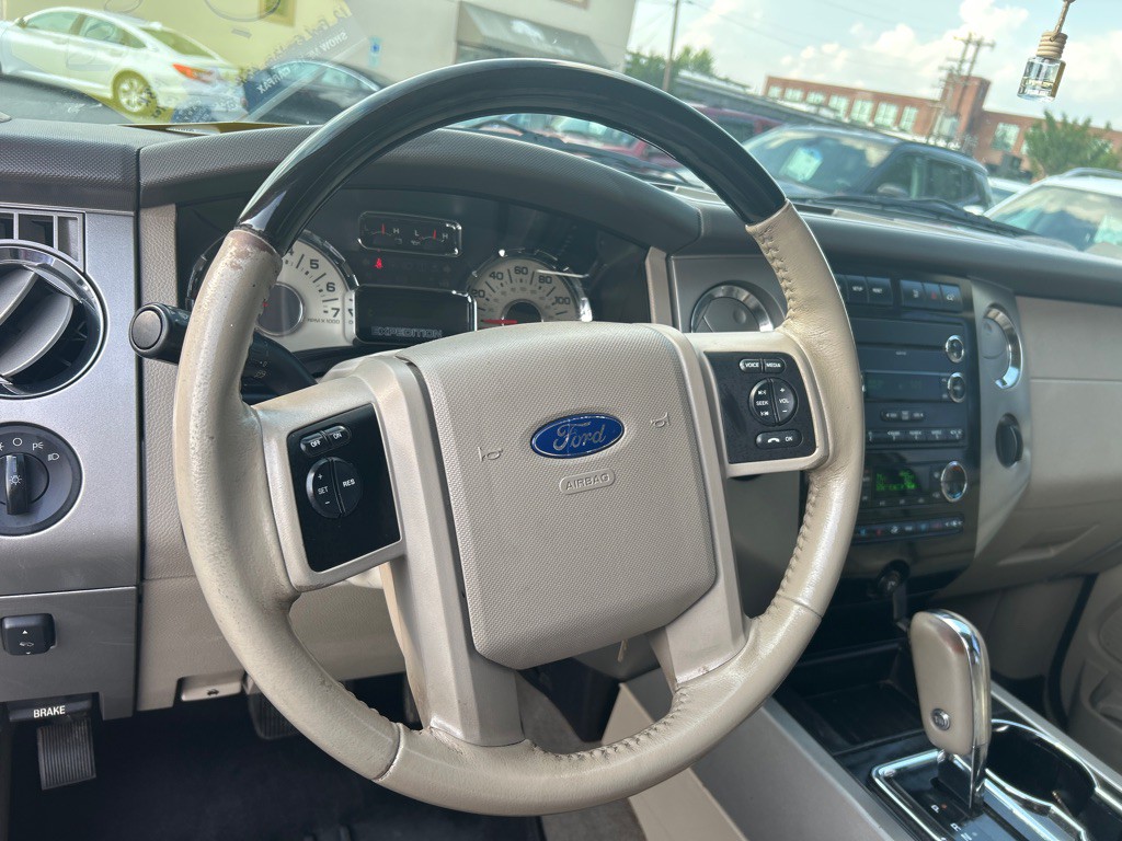 2012 Ford Expedition Image 17