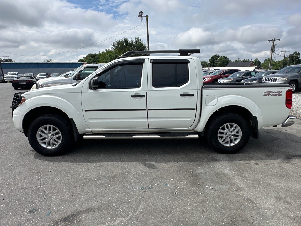 2018 Nissan Frontier Image 2