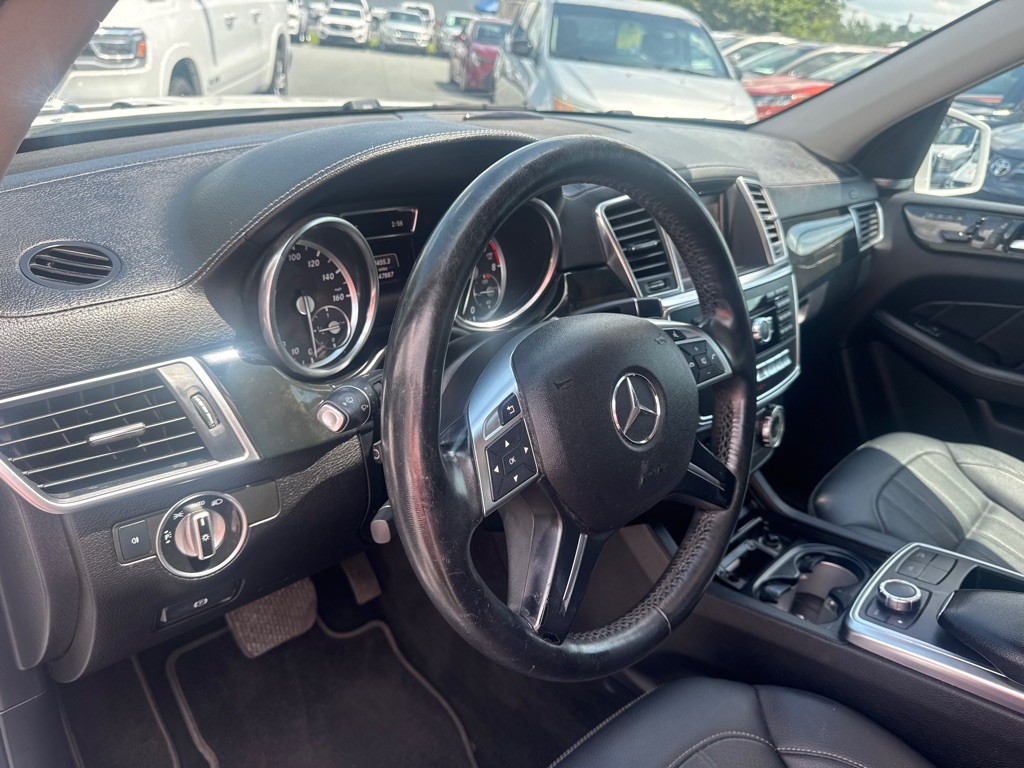 2016 Mercedes-Benz GL-Class Image 14