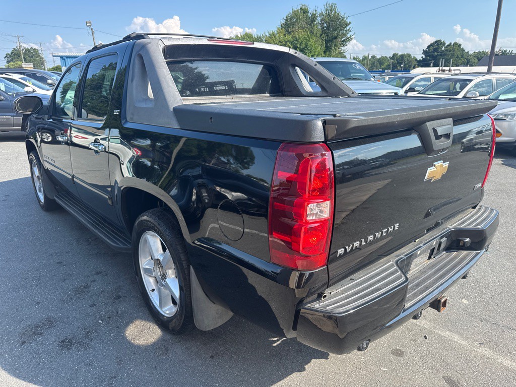 2008 Chevrolet Avalanche Image 5