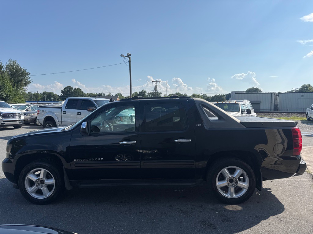 2008 Chevrolet Avalanche Image 6