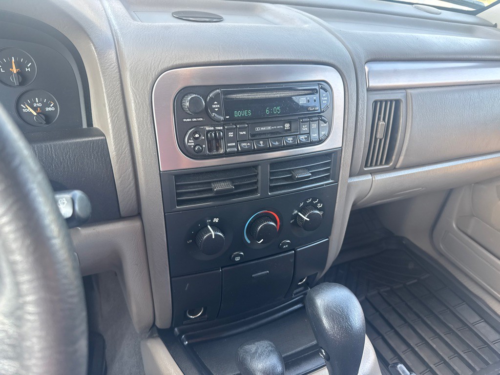 2002 Jeep Grand Cherokee Image 14
