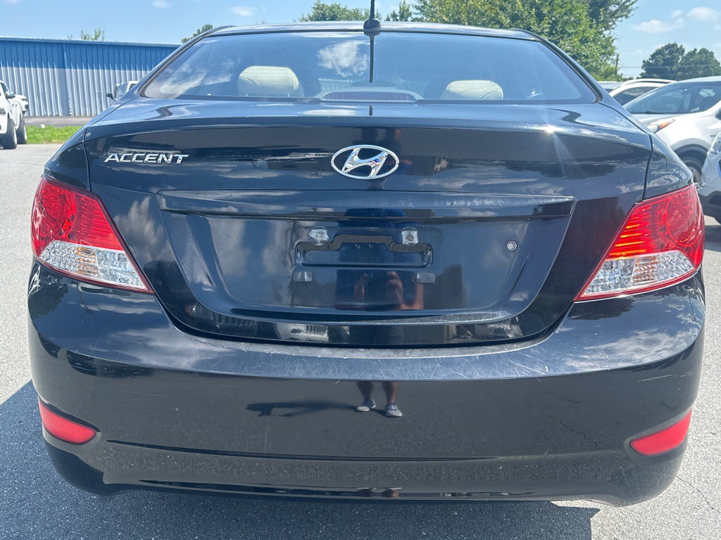 2014 Hyundai Accent Image 4