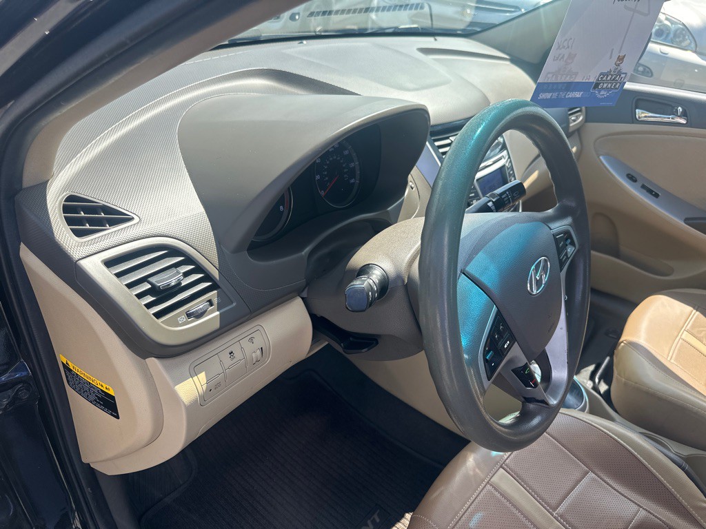 2014 Hyundai Accent Image 12