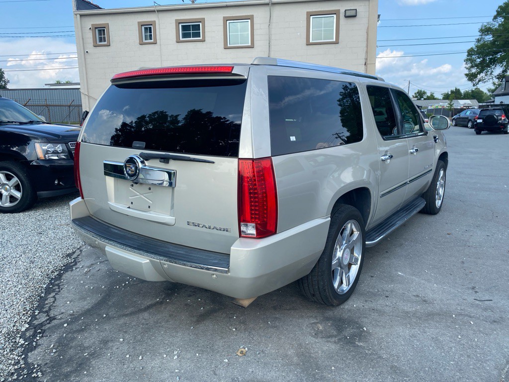 2008 Cadillac Escalade Image 3