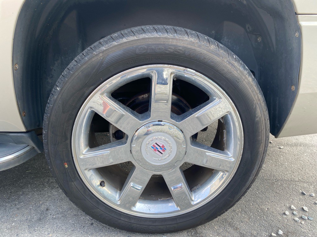 2008 Cadillac Escalade Image 11