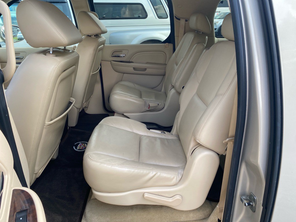 2008 Cadillac Escalade Image 19