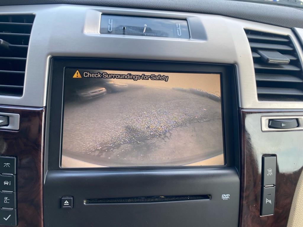 2008 Cadillac Escalade Image 25