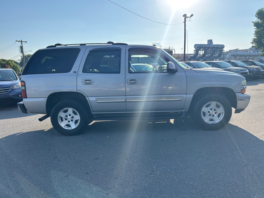 2004 Chevrolet Tahoe Image 4