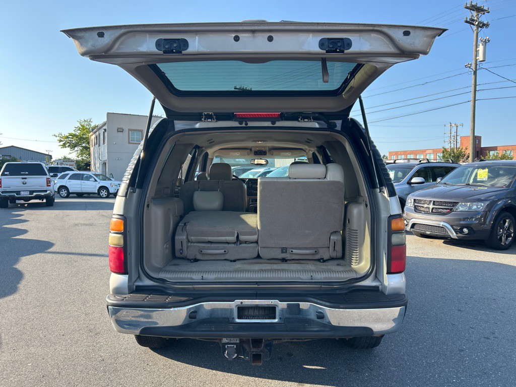 2004 Chevrolet Tahoe Image 9