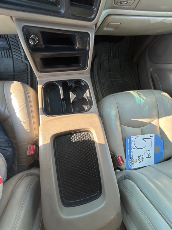 2004 Chevrolet Tahoe Image 18