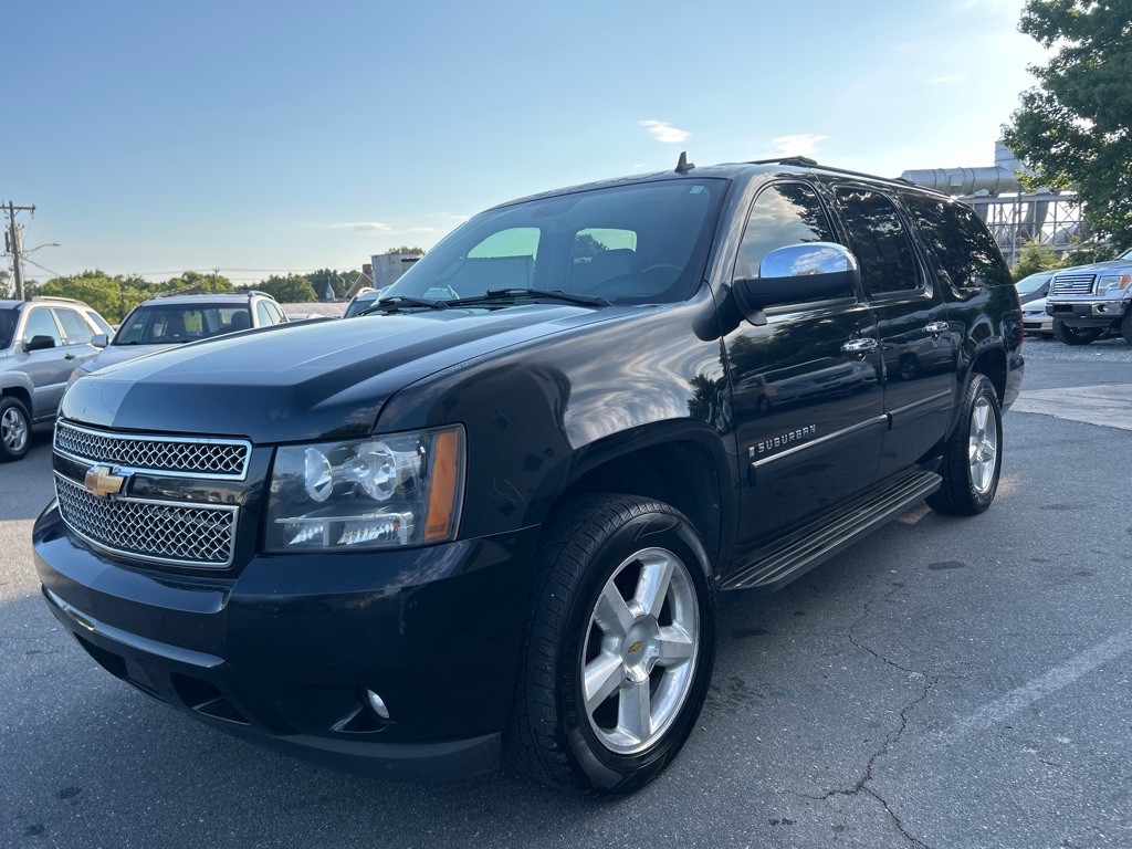2007 Chevrolet Suburban Image 1