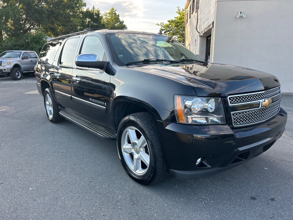 2007 Chevrolet Suburban Image 3