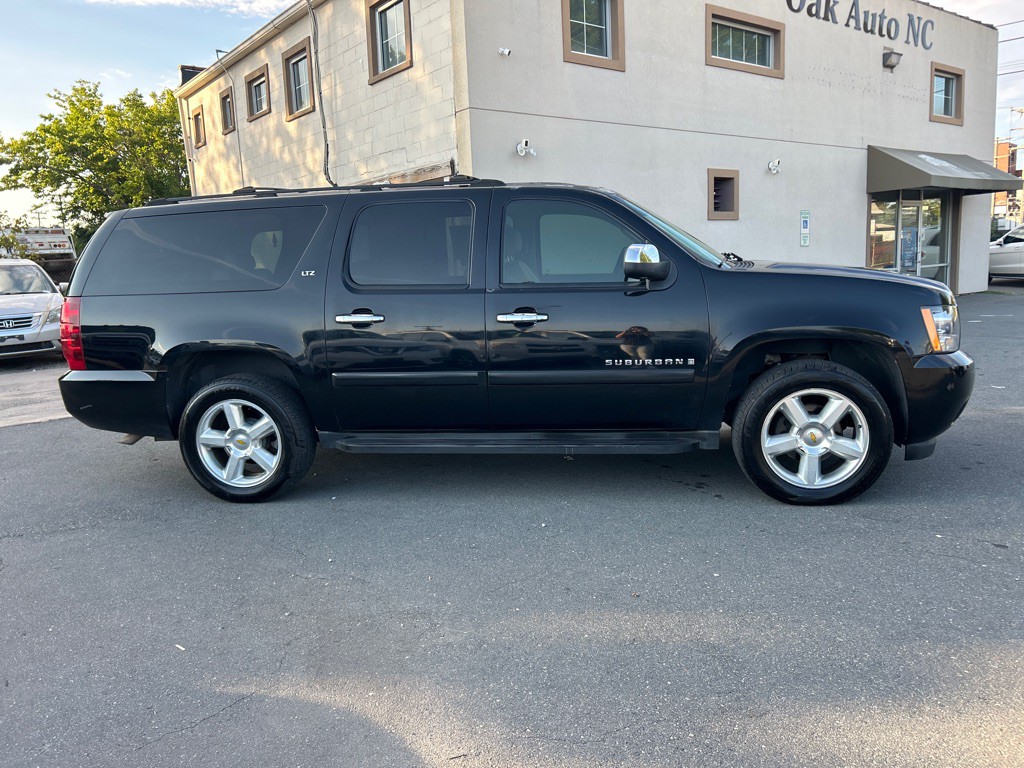2007 Chevrolet Suburban Image 4
