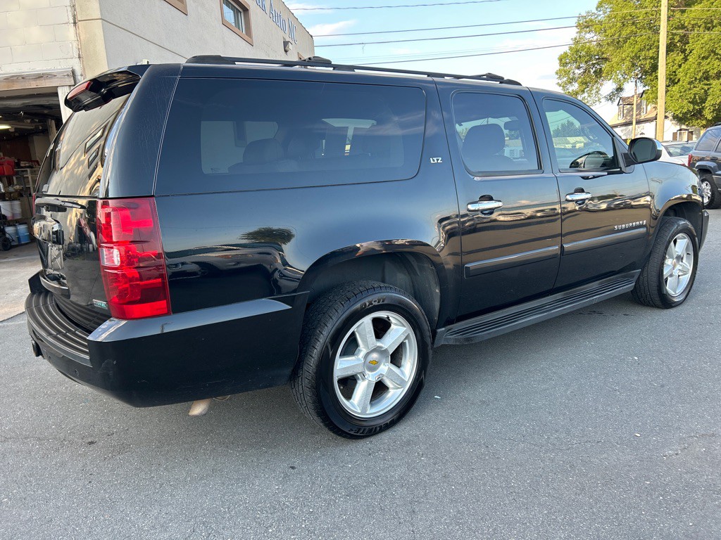 2007 Chevrolet Suburban Image 5