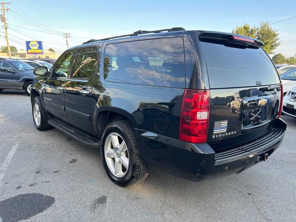 2007 Chevrolet Suburban Image 7